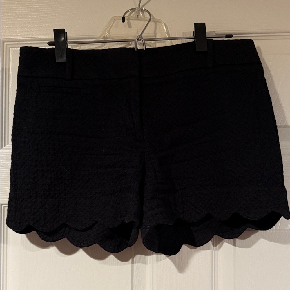 LOFT Black High-Waist Scalloped Hem Shorts